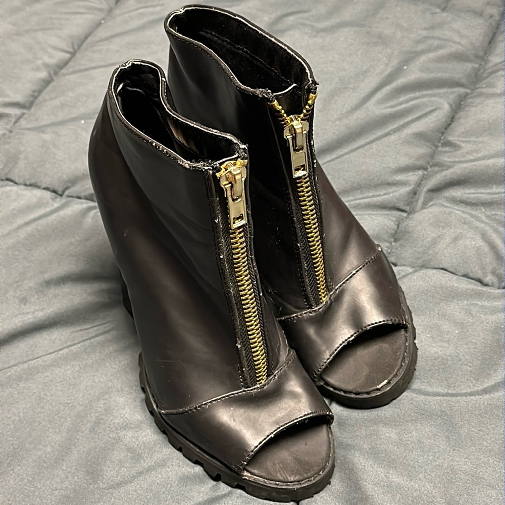 Women’s Michael Antonio Size 7 Ankle Boots